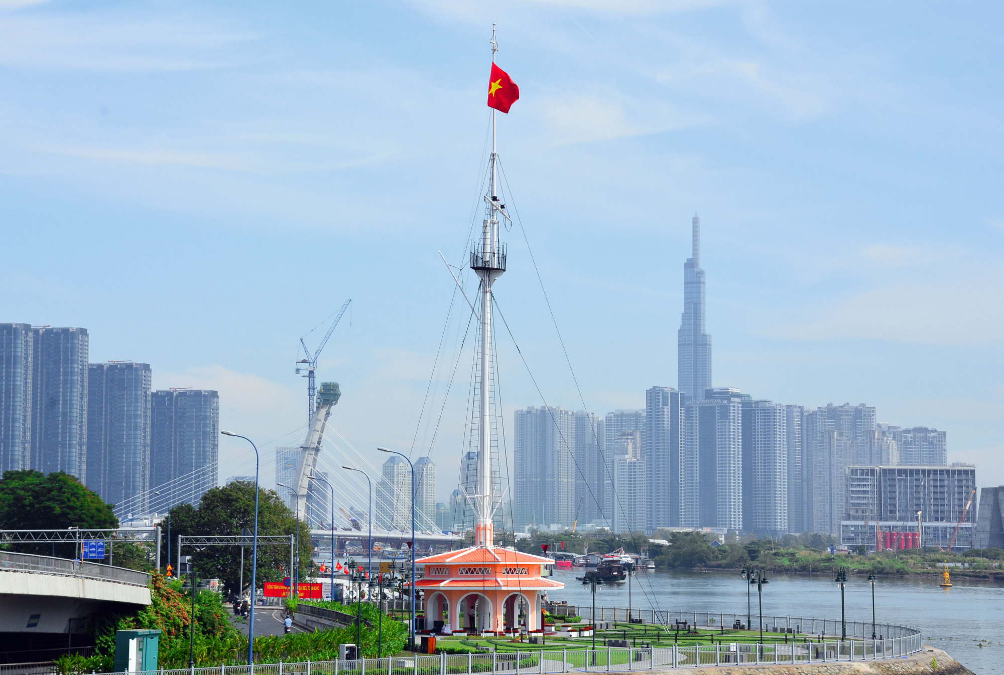 Cột Cờ Thủ Ngữ 