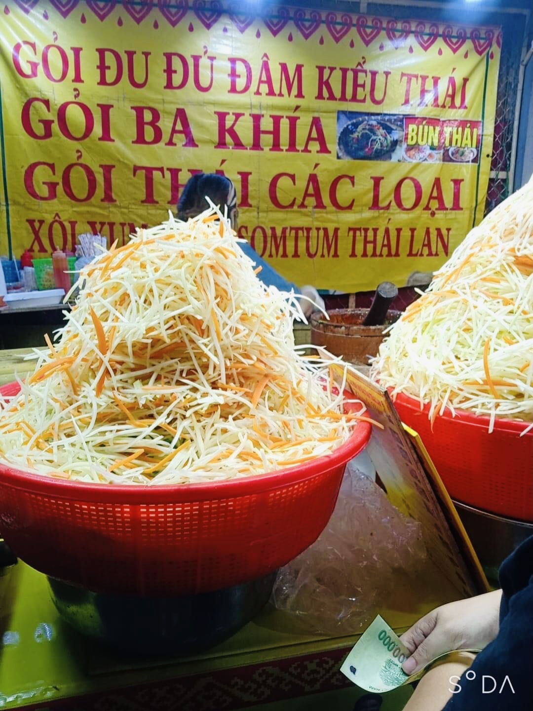 Chợ đêm ẩm thực Hồ Thị Kỷ 