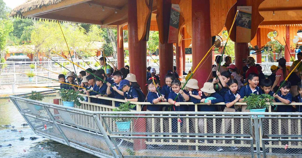 Khu du lịch Suối Tiên 