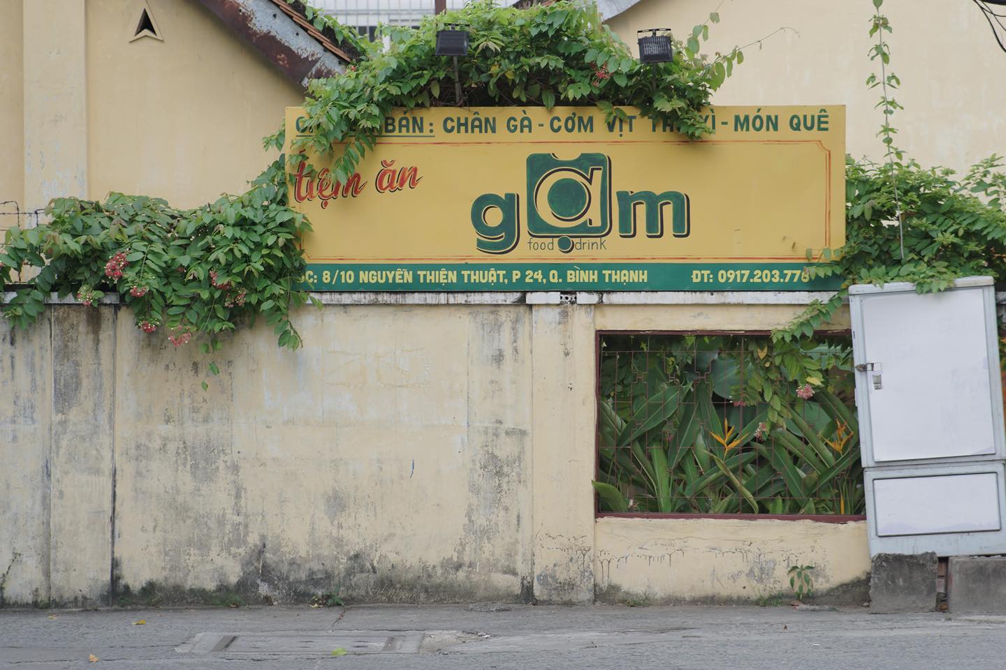 Tiệm ăn Gặm 