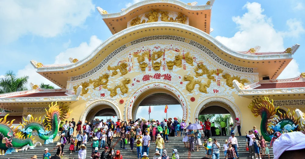 Khu Du Lịch Văn Hóa Suối Tiên 