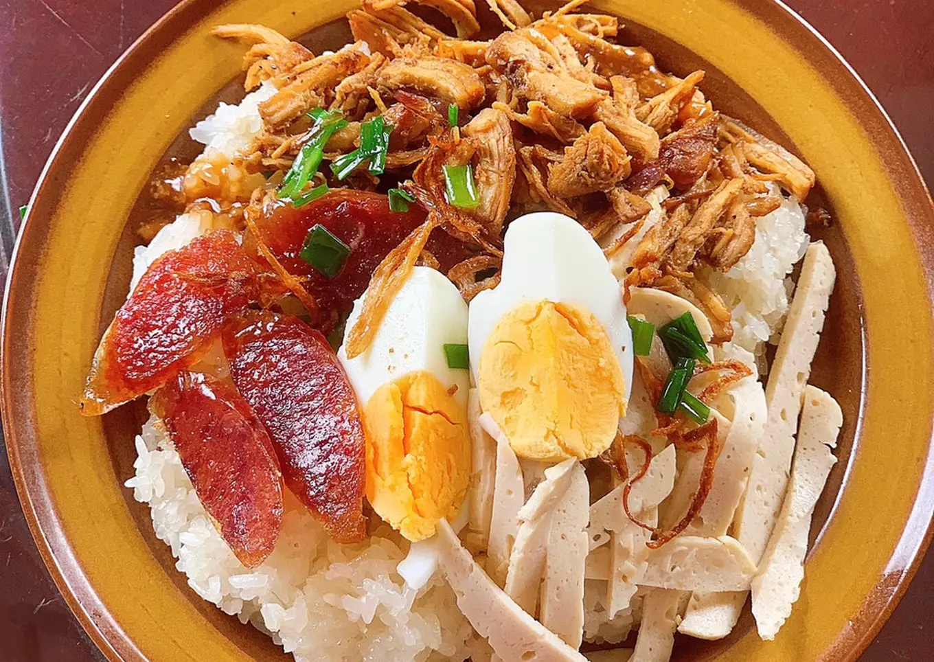 Xôi gà chợ Bà Chiểu: 318/1 Bùi Hữu Nghĩa, phường 1, quận Bình Thạnh, Tp. Hồ Chí Minh 